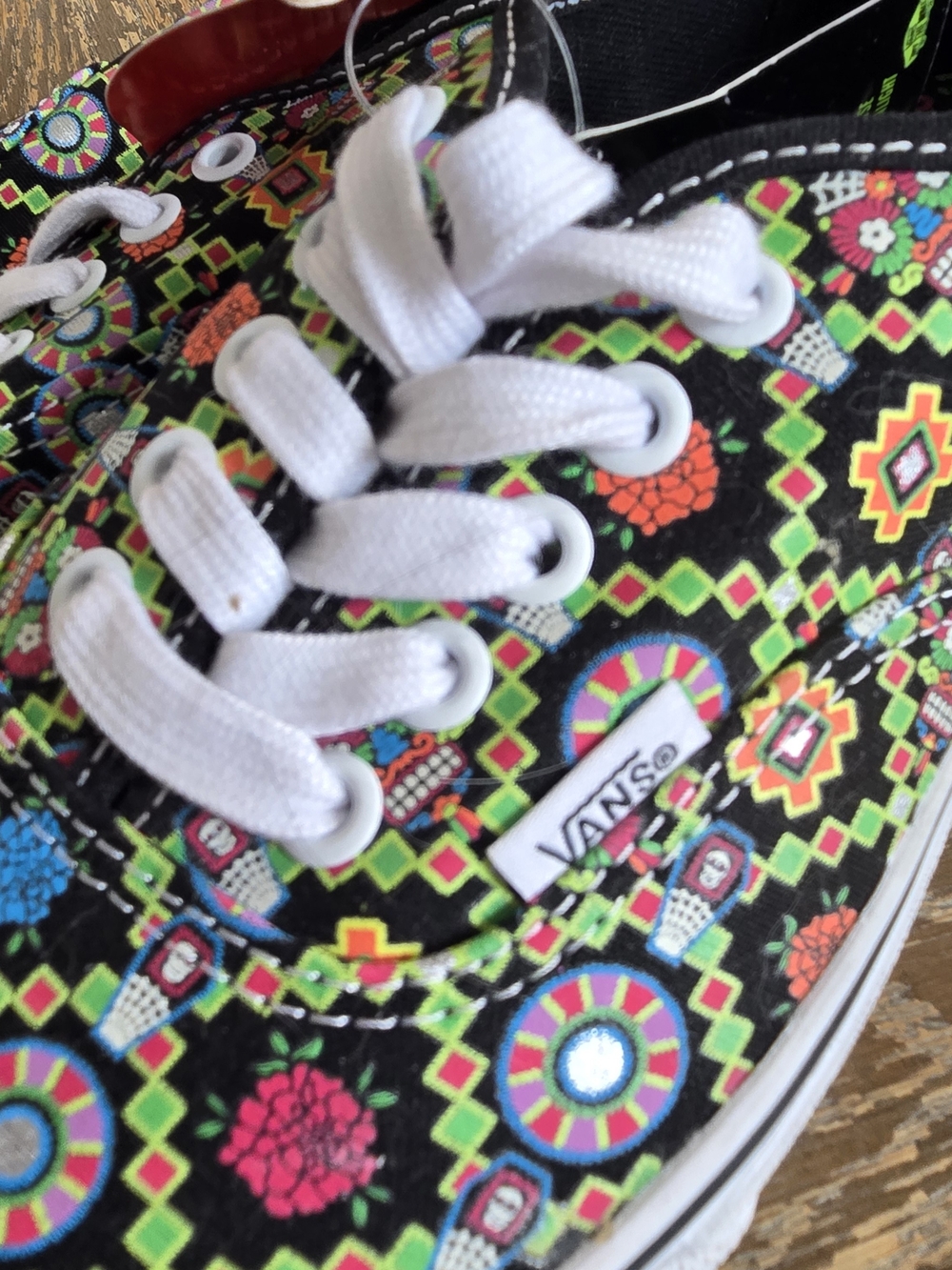 Vans Authentic Dia de los Muertos Glow in Dark Shoes Mens 10 Womens 11.5 - Picture 2 of 7